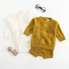 2-piece knit sweater and pants for baby