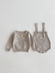 2024 Autumn Infant Baby Girls Flowers Embroidery and Jacquard Pattern Long Sleeves Cardigan With Strap Bodysuit Onesies Sets Wholesale