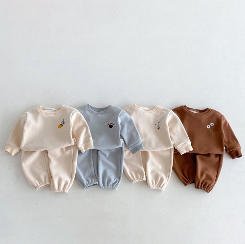 2024 Autumn and Winter Infant Baby Unisex Simple Pattern Long Sleeves Pullover With Plain Pants Sets Wholesale