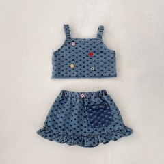 2025 Summer Infant Baby Girls Sleeveless Hearts Pattern Top Denim Vest and Shorts Sets Wholesale