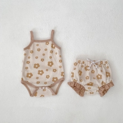 2025 Summer Infant Baby Girls Sleeveless Floral Pattern Top Onesies and Bloomers Sets Wholesale