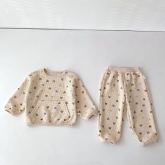Autumn Infant Baby Kids Unisex Long Sleeves Hearts Pattern Pullover and Pants Clothing Sets Wholesale