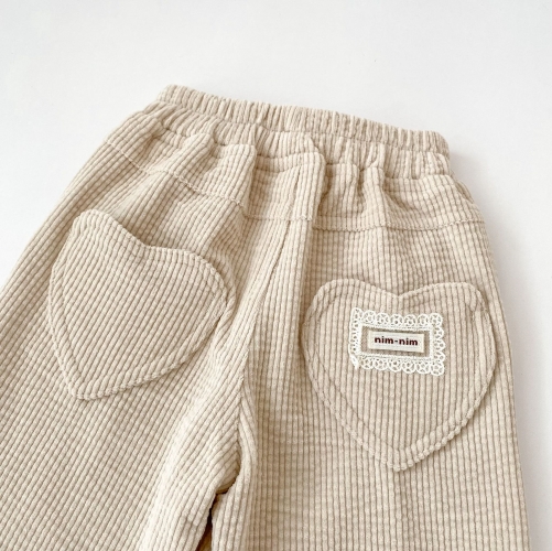 2026 Spring and Autumn New Arrival Baby Kids Heart Pocketed Denim Jeans Wholesale
